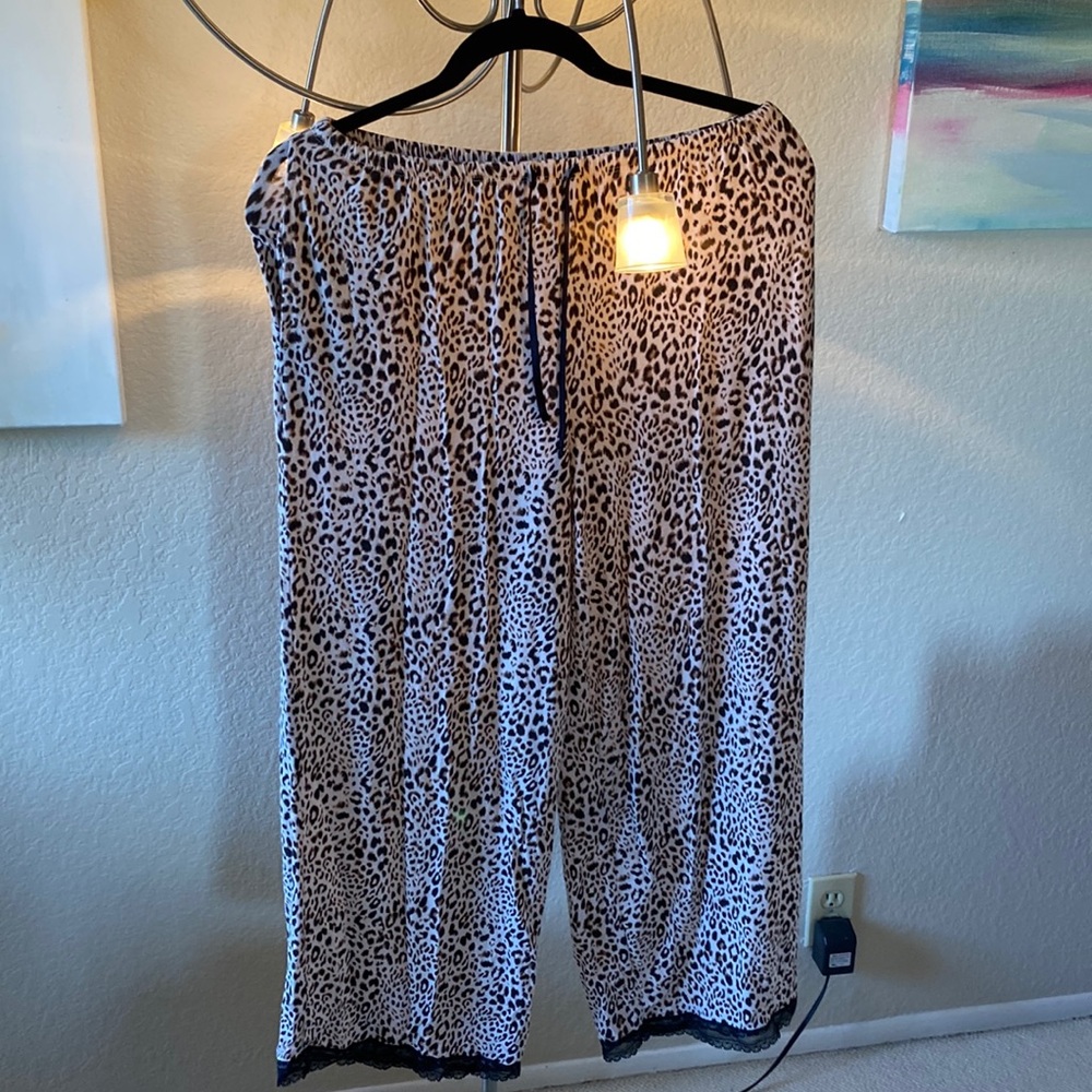 Victoria secret sleepwear set